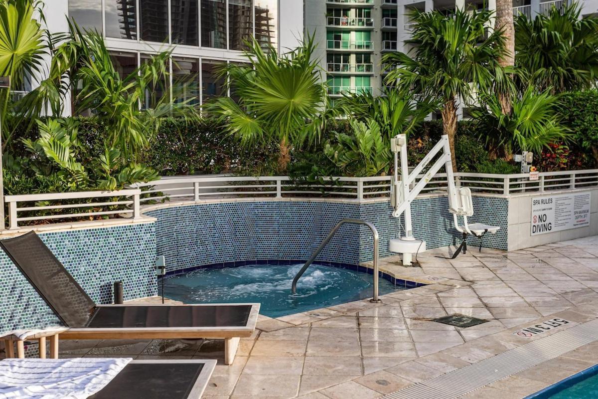 Urban Gateway Location In Brickell Prkg Holiday home