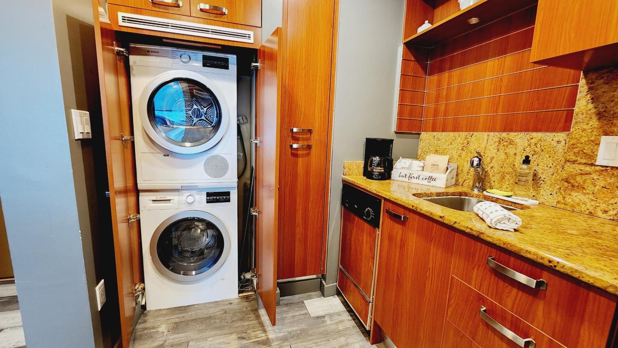 Urban Gateway Location In Brickell Prkg Holiday home *