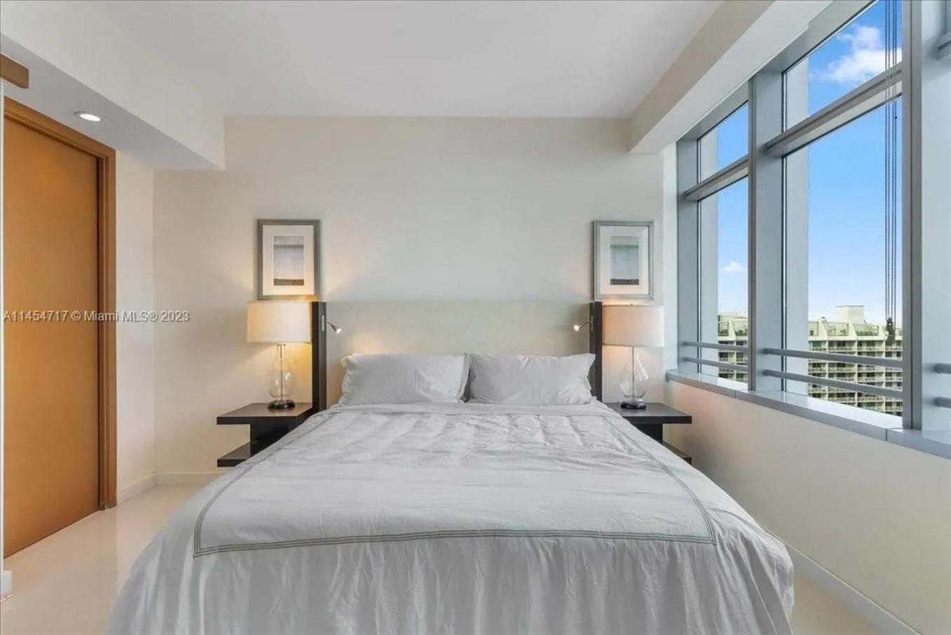 Urban Gateway Location In Brickell Prkg Holiday home Miami
